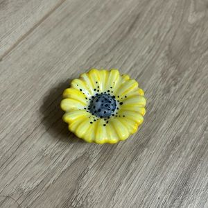 Limoges France Handpainted Yellow Daisy Trinket Box. 2” W x 1 1/8” H. No chips